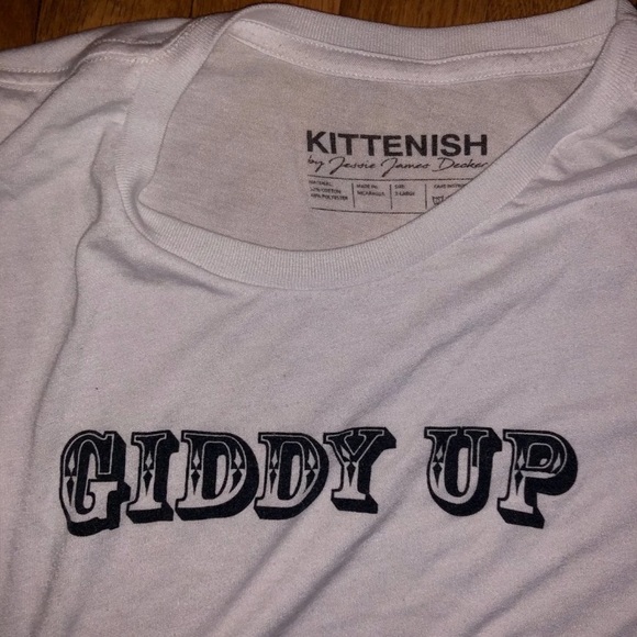 Kittenish cropped tee - Picture 2 of 3
